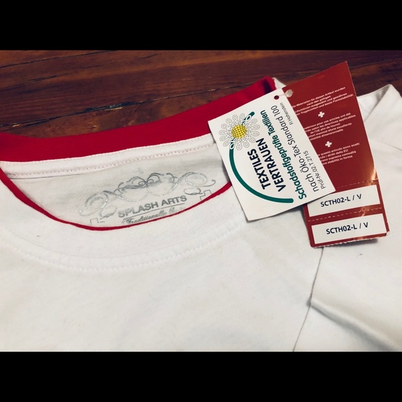 Two-Tone Graphic T-Shirt - Picture 3 of 5